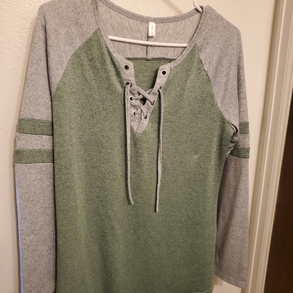 Dressfo green and gray sweater - Picture 1 of 1